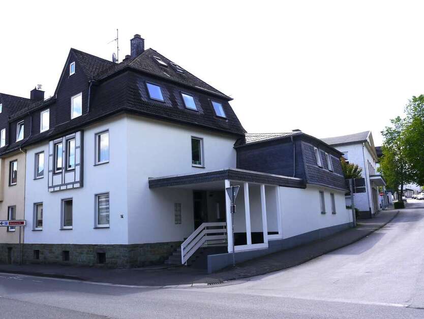 Haus zum Kaufen in Brilon 355.000 € 282.95 m²