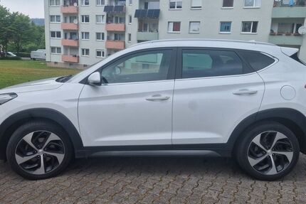 Hyundai TUCSON 150.000 km 13.900 &euro; Arnsberg 59755