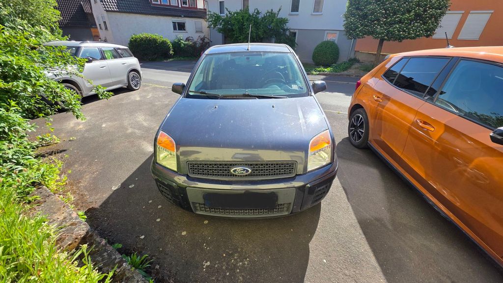 Ford Fusion 172.900 km 2.490 &euro; Waldbüttelbrunn 97297