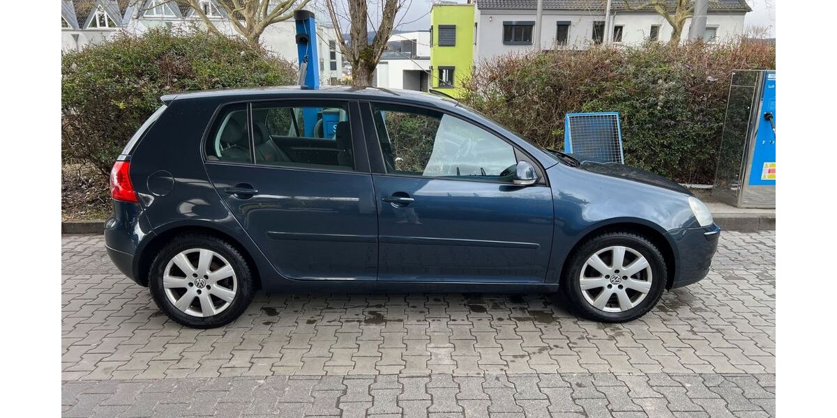 VW Golf 125.000 km 3.500 &euro; Wiesbaden 65191