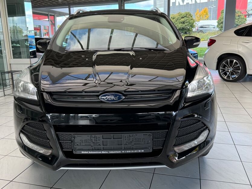 Ford Kuga 98.000 km 11.999 € Mainz 55120