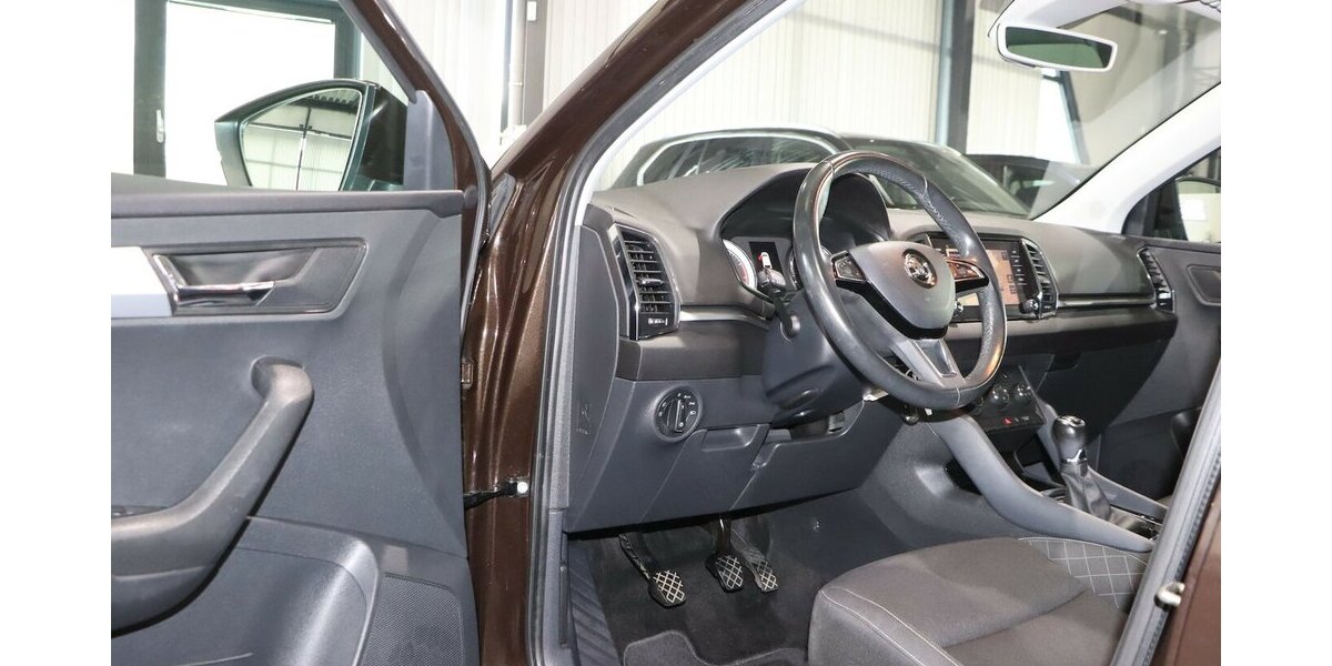 Skoda Karoq 1.5 TSI AMBITION / NAVI+APPLE+ANDROID+DAB 90.000 km 15.777 &euro; Hamm 59077
