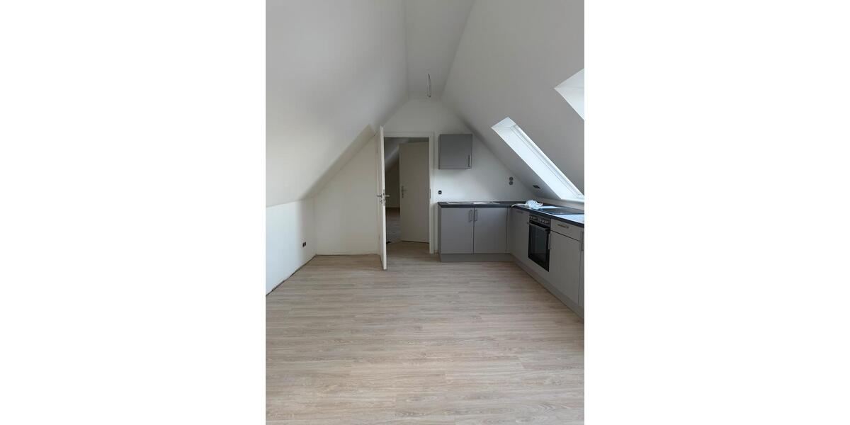 Dachgeschoßwohnung Lüneburg - 2.5 Zimmer, 90 m&sup2;, 1.000&euro; | Angebot:25286482