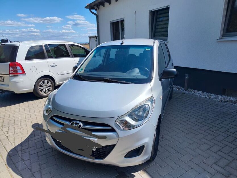 i10