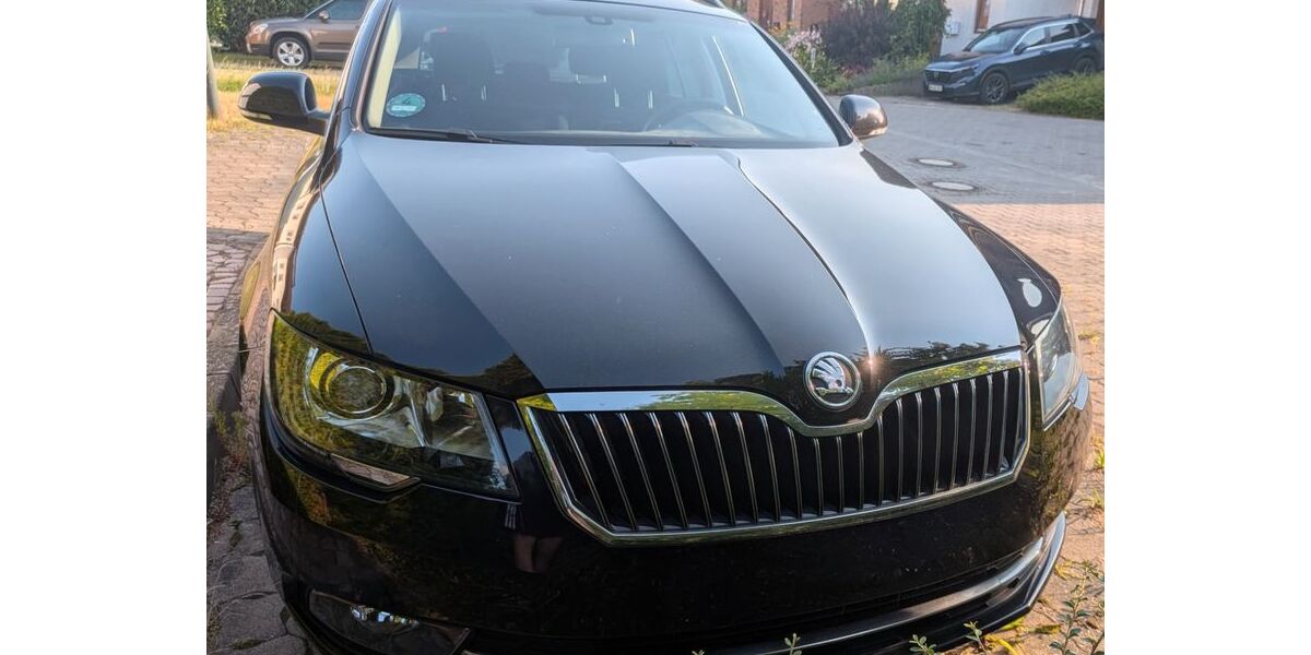 Skoda Superb 148.000 km 7.900 &euro; Neubrandenburg 17033