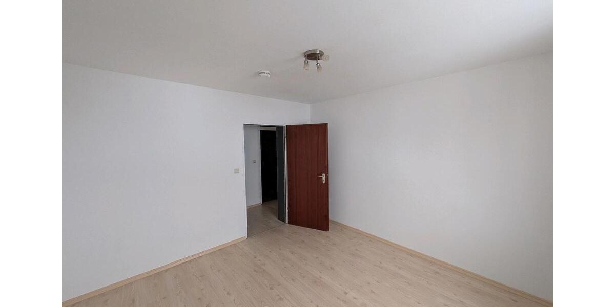 Etagenwohnung Neustadt bei Coburg - 3 Zimmer, 75 m&sup2;, 570&euro; | Angebot:24889010