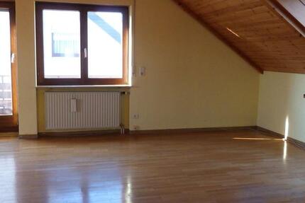 Großzügige DG-Wohnung am Feldrand von Rommelshausen 3 zimmer