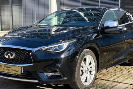 INFINITI Q30 103.000 km 10.880 &euro; München 81547