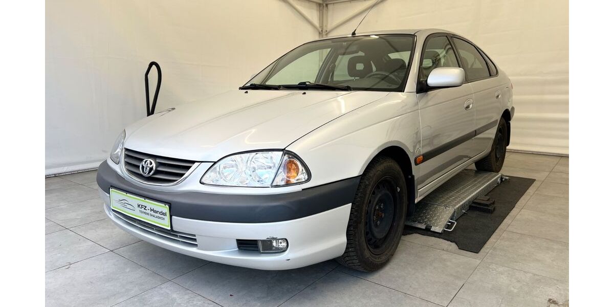 Toyota Avensis 118.000 km 2.380 &euro; Dresden 01067