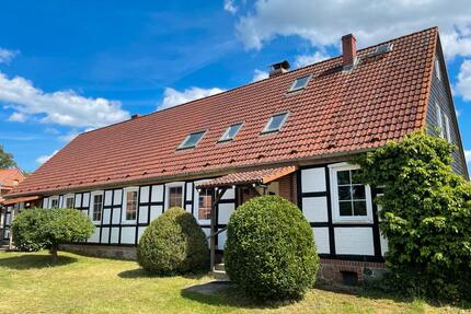 Doppelhaus mit Flusszugang, Scheunen & Wald