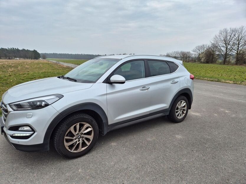 Hyundai TUCSON 119.500 km 13.100 € Pressel 04849