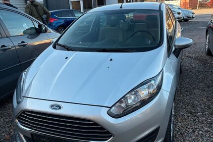 Ford Fiesta 41.000 km 5.400 &euro; Hamburg 22527