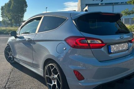 Ford Fiesta 97.000 km 13.900 € Homburg 66424