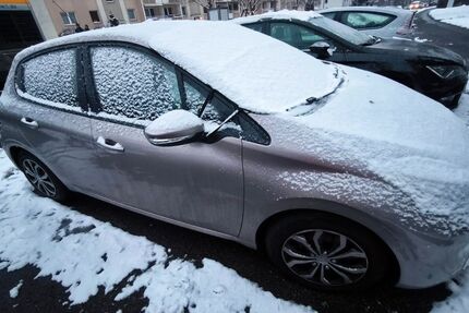 Peugeot 208 93.174 km 4.000 &euro; leipzig 04357