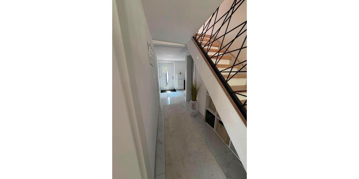Einfamilienhaus Obertraubling - 6 Zimmer, 190 m&sup2;, 530.000&euro; | Angebot:27055054