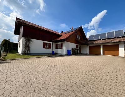 SEHR GEPFLEGT, VIEL PLATZ IN RUHIGER LAGE - Zweifamilienhaus Weitnau | Angebot:26292145