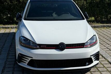 VW Golf 107.000 km 22.899 &euro; Unteriflingen 72296