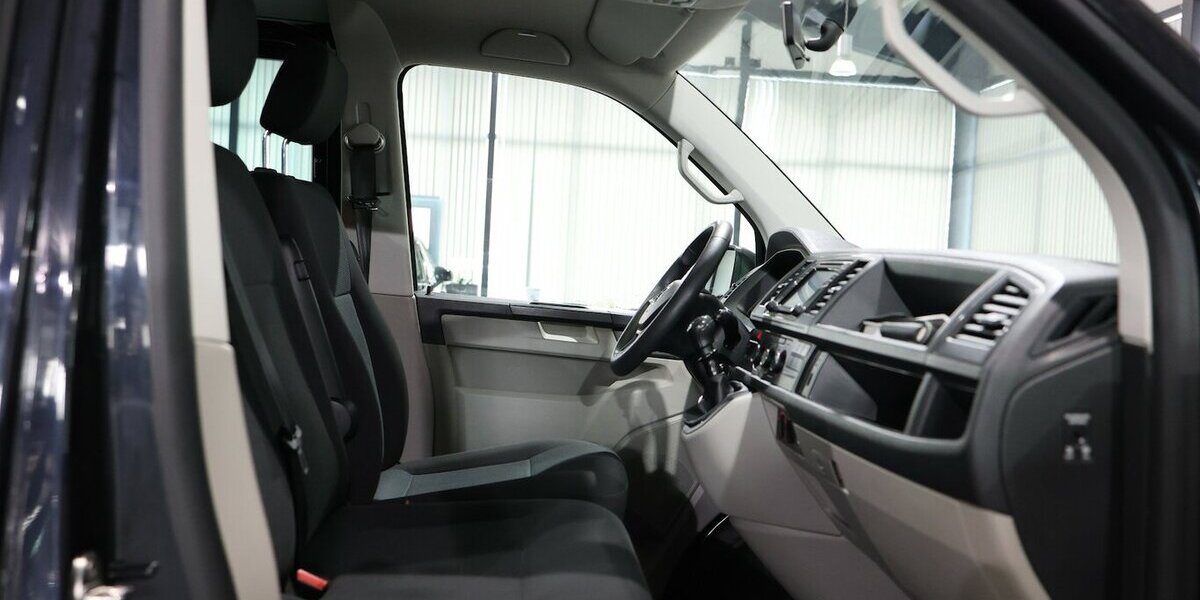 VW T6 Kombi TRANSPORTER 2.0 TDI / 9-SITZER / AHK 137.000 km 18.991 &euro; Hamm 59077