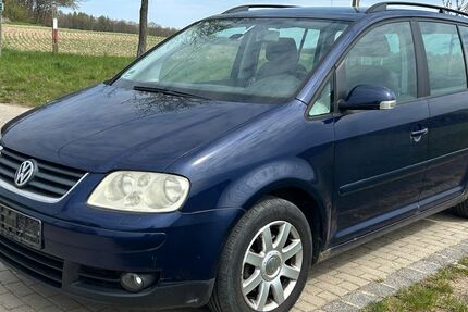 VW Touran 148.700 km 1.990 &euro; Göhren 04603