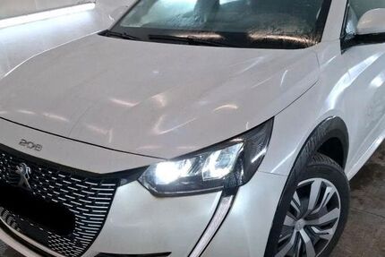 Peugeot 208 2.560 km 13.970 &euro; Schöningen 38364