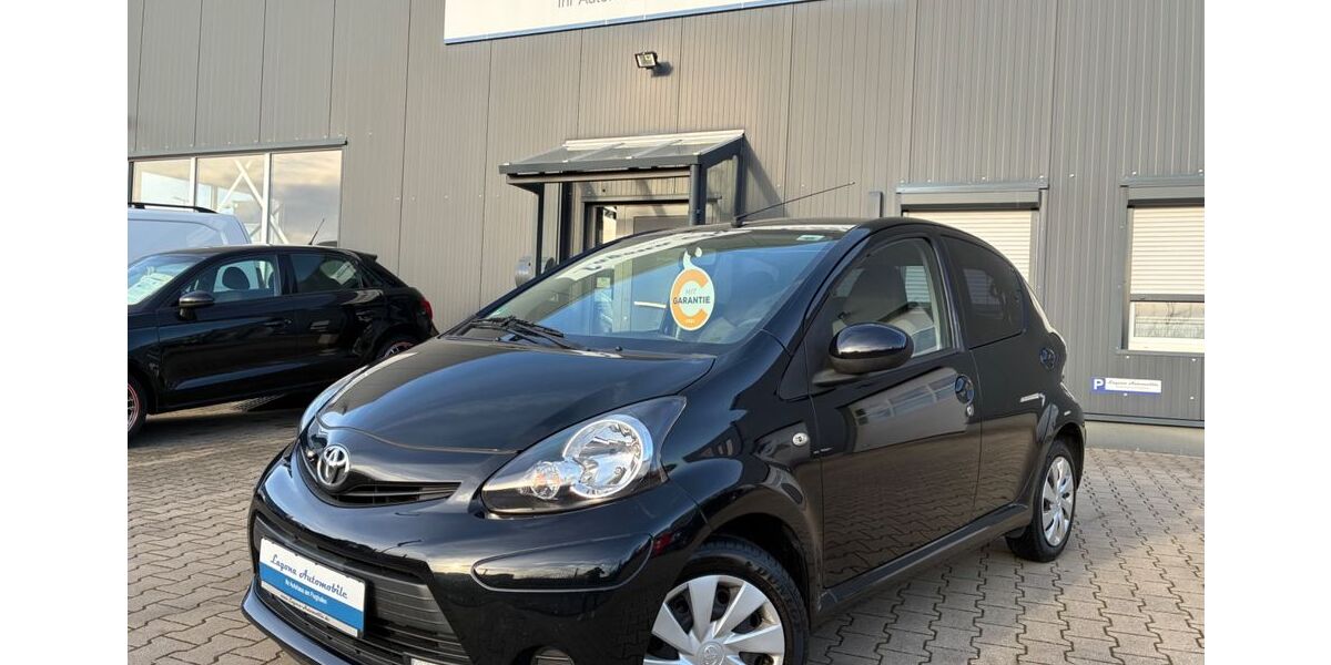Toyota Aygo (X) 73.000 km 5.489 &euro; Holzwickede 59439