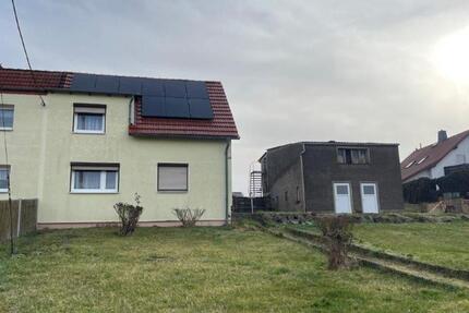 Doppelhaushälfte mit PV-Anlage in begehrter Wohnlage in Döbeln