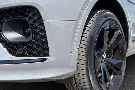 Bentley Bentayga 40.243 km 229.900 &euro; München 80809
