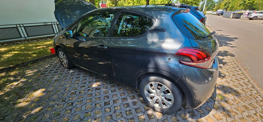Peugeot 208 60.000 km 6.300 &euro; Saarlouis 66740