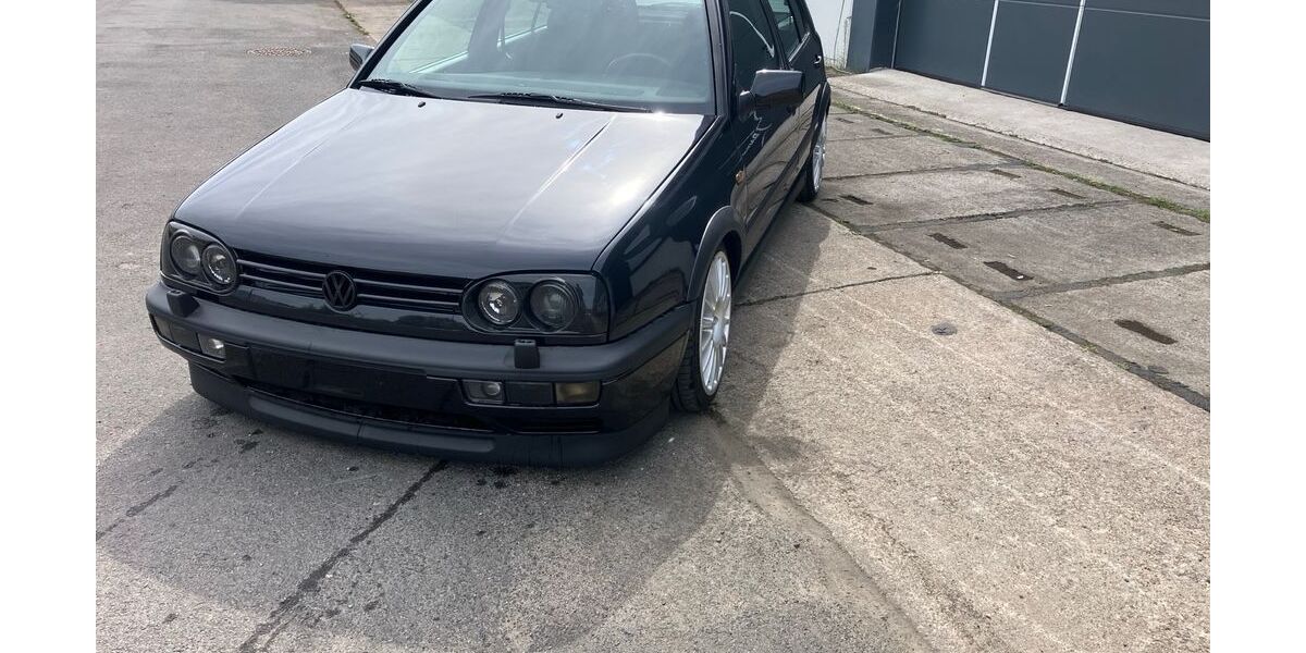 VW Golf 180.000 km 7.500 &euro; Mäbendorf 98529