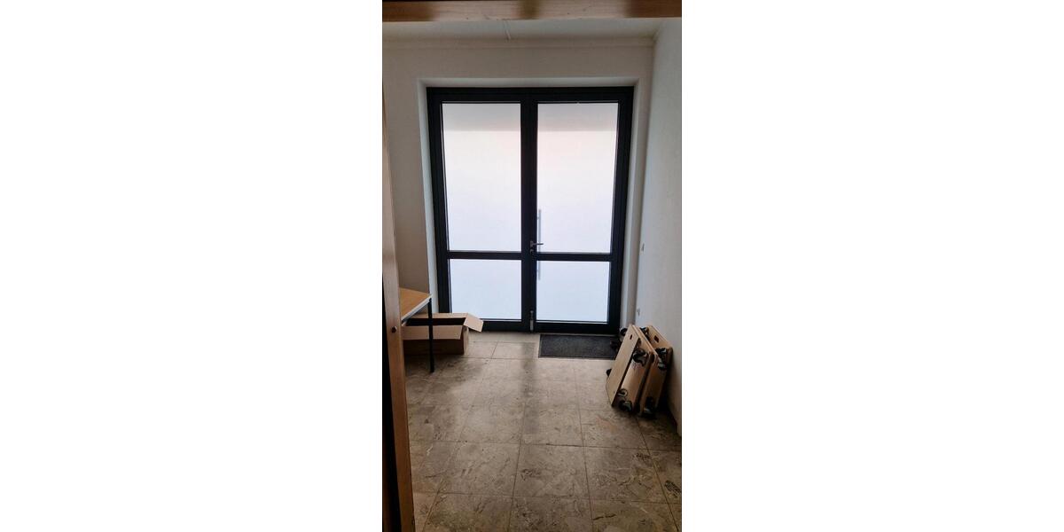 Gewerbehalle 210 m² EG | Tor | Stellplätze | Stephanskirchen zimmer