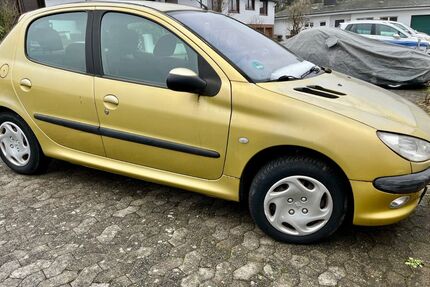 Peugeot 206 35.000 km 2.050 &euro; Wiesbaden 65207
