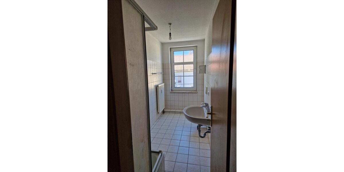 Etagenwohnung Lengenfeld - 3 Zimmer, 64 m&sup2;, 320&euro; | Angebot:26424136