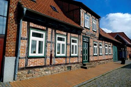 Dachgeschoßwohnung in beliebter Wohnlage von Hagenow, zentrumsnah 2 zimmer