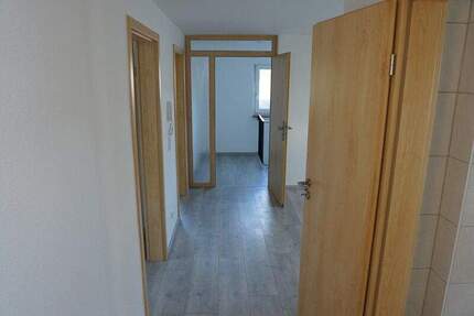 Große und helle 3,5-Zimmer-Dachgeschosswohnung mitten in Altenkunstadt. 3 zimmer