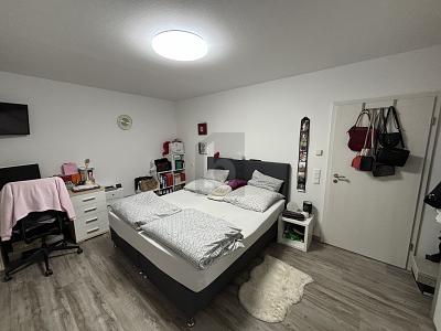 MODERN, ZENTRAL, NEUWERTIG, KÜCHE UND PARKPLATZ - Etagenwohnung Merzig | Angebot:27145289