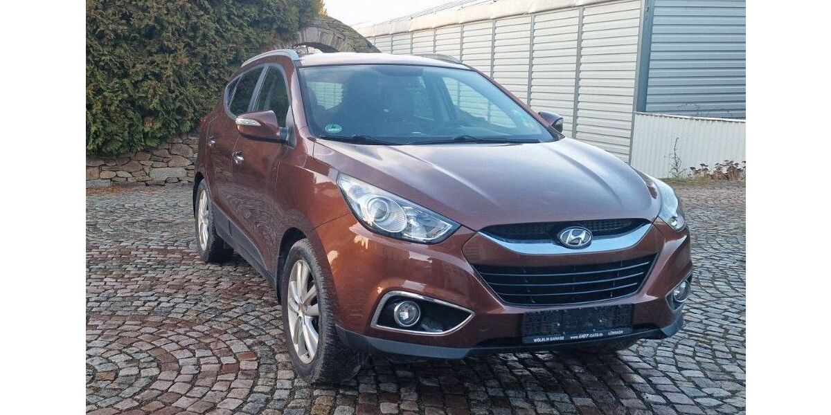 Hyundai ix35 110.000 km 9.899 &euro; Siebenlehn Großschirma 09603