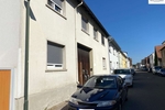 °°° Mehrfamilienhaus MIT 4 WohnungEN, 3 GARAGEN, GARTEN UND AUSBAUPOTENZIAL °°°