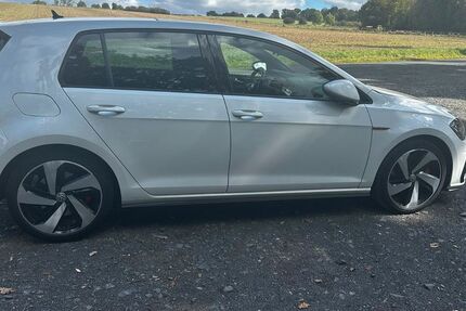 VW Golf 93.000 km 21.700 &euro; Kaufungen 34260