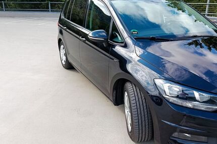 VW Touran 111.500 km 17.100 &euro; Ediger-Eller 56814