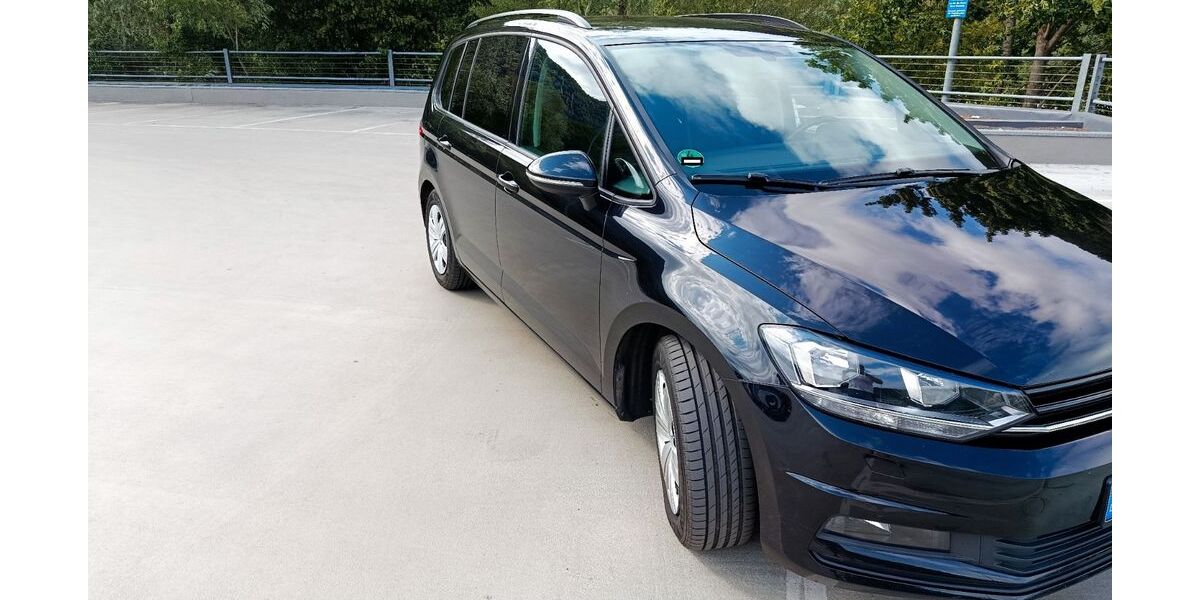 VW Touran 111.500 km 17.100 &euro; Ediger-Eller 56814