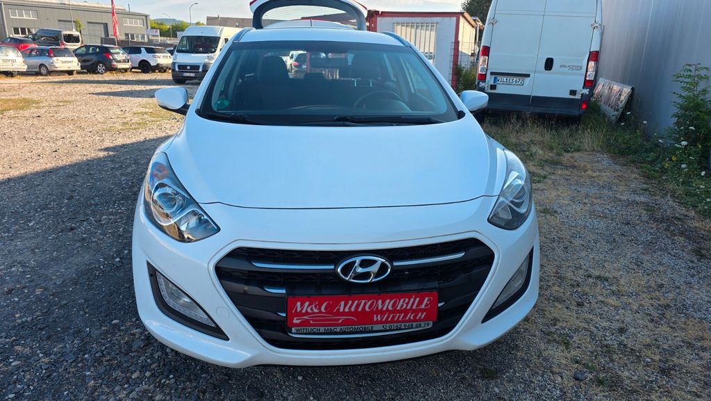 Hyundai i30 165.000 km 7.399 &euro; WITTLICH 54516