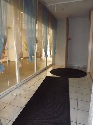 Perfekt für Ihr Business !! Ladenfläche in frequentierter Passage, im Zentrum von Kitzingen mit ca. 40 qm Fläche 2 zimmer