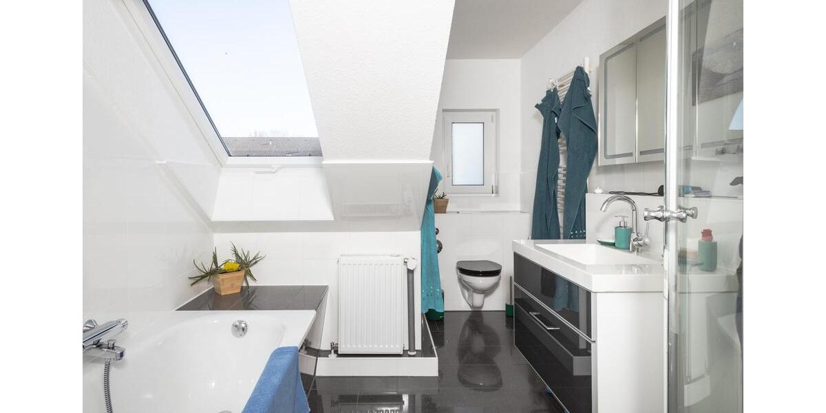 Dachgeschoßwohnung Braunschweig Westliches Ringgebiet - 5 Zimmer, 120 m&sup2;, 380.000&euro; | Angebot:27016249