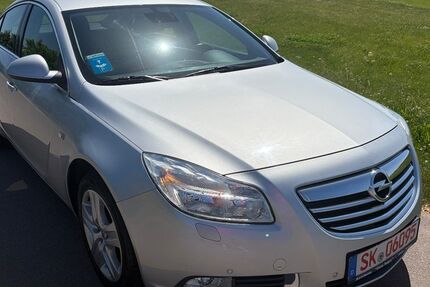 Opel Insignia 157.000 km 3.999 &euro; HALLE 06116