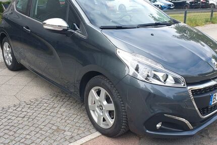 Peugeot 208 31.095 km 8.600 &euro; Berlin 13407