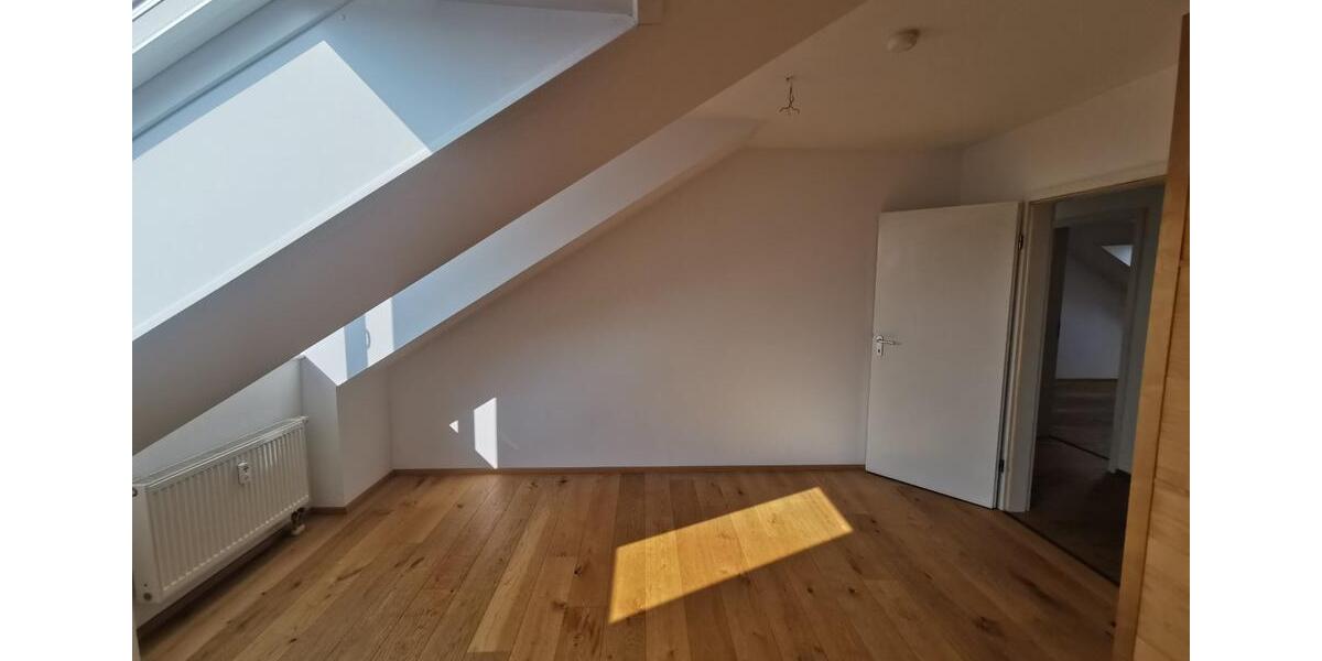 Dachgeschoßwohnung Höhenkirchen-Siegertsbrunn Siegertsbrunn - 3 Zimmer, 72 m&sup2;, 460.000&euro; | Angebot:25362956
