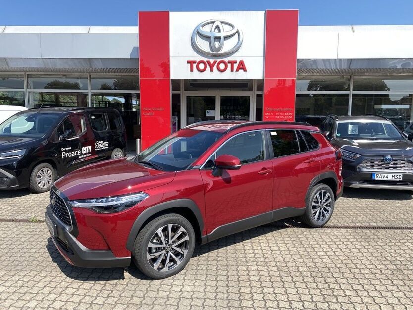 Toyota Corolla Cross 2.685 km 38.440 € Ruhland 01945