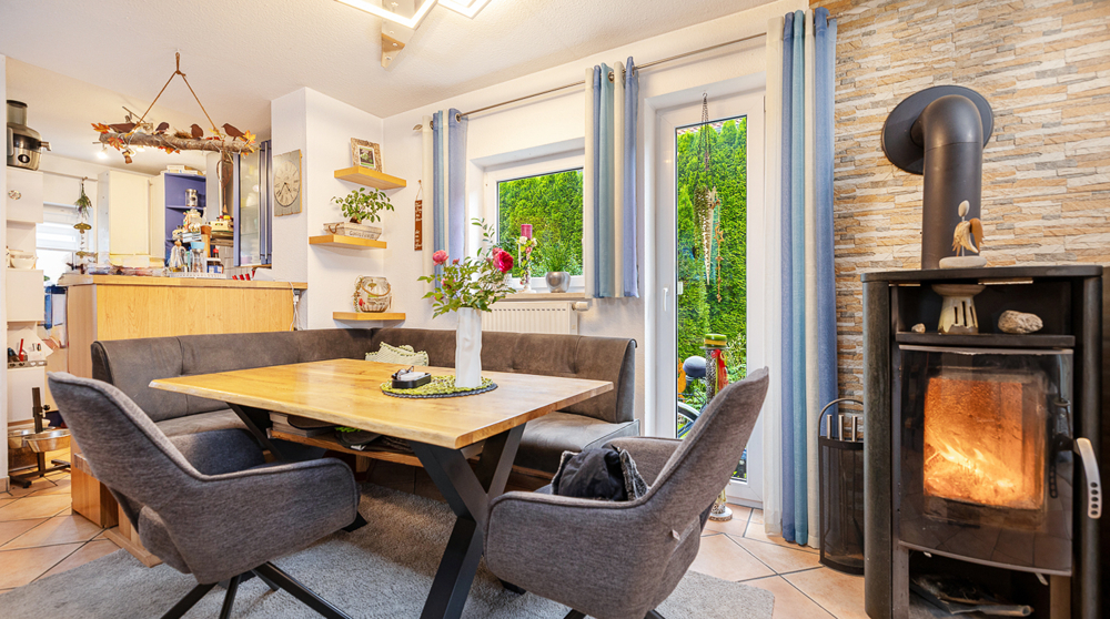 Ruhig wohnen, zentral leben – Reiheneckhaus mit Wohlfühlcharakter 4.5 zimmer