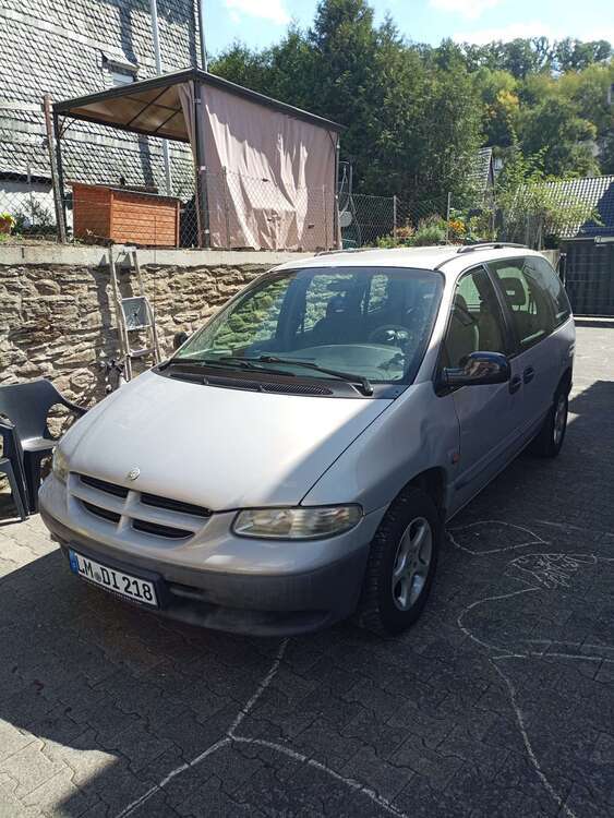 Chrysler Voyager 137.000 km 2.000 € Weilmünster 35789