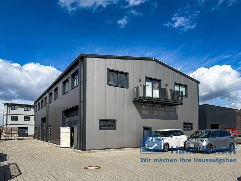 Melsdorf bei Kiel - Halle mit Bürofläche - Handwerksbetriebe aufgepasst!